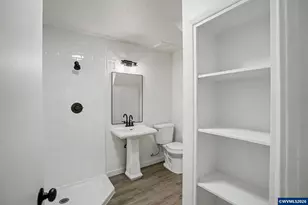 564 SW Cedar St, Mill City, OR 97360 - Photo 28