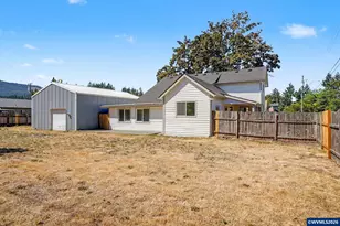 564 SW Cedar St, Mill City, OR 97360 - Photo 42