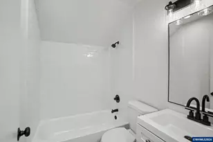 564 SW Cedar St, Mill City, OR 97360 - Photo 36