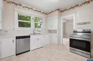 335 Richmond Ave SE, Salem, OR 97301 - Photo 10
