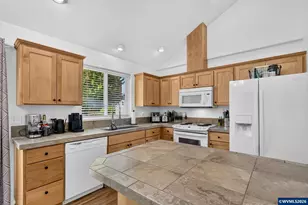 813 Joel Palmer Way, Dayton, OR 97114 - Photo 12