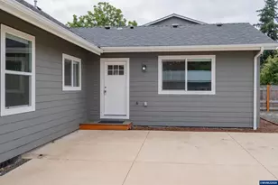 180 Hiatt St, Lebanon, OR 97355 - Photo 30