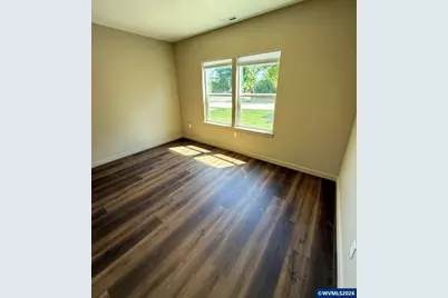 180 Hiatt St, Lebanon, OR 97355 - Photo 6