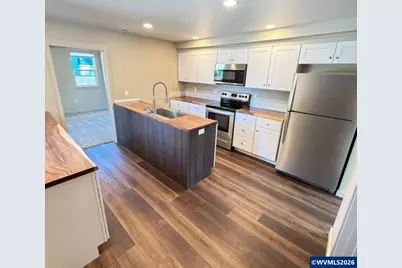 180 Hiatt St, Lebanon, OR 97355 - Photo 4