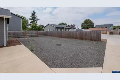 180 Hiatt St, Lebanon, OR 97355 - Photo 36
