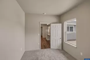 180 Hiatt St, Lebanon, OR 97355 - Photo 20
