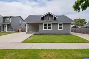 180 Hiatt St, Lebanon, OR 97355 - Photo 1