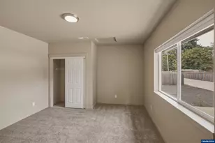 180 Hiatt St, Lebanon, OR 97355 - Photo 22