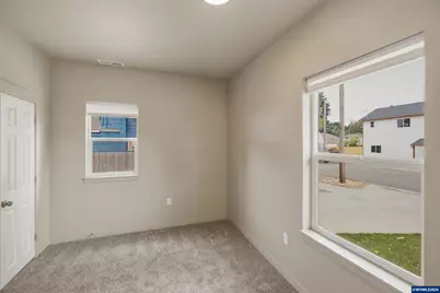 180 Hiatt St, Lebanon, OR 97355 - Photo 8