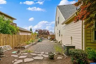 1519 Collins St NW, Salem, OR 97304 - Photo 40