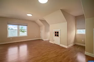 1519 Collins St NW, Salem, OR 97304 - Photo 34