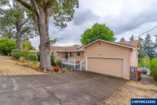 1065 Reserve St, Silverton, OR 97381 - Photo 2