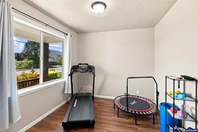 3001 Millersburg Dr NE, Albany, OR 97321 - Photo 4