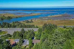 197 S Wells Dr, Lincoln City, OR 97367 - Photo 38