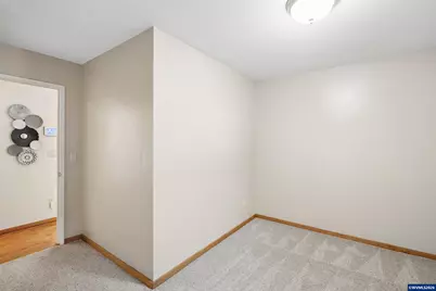 2465 Crestview Dr S, Salem, OR 97302 - Photo 12