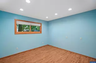 2465 Crestview Dr S, Salem, OR 97302 - Photo 14