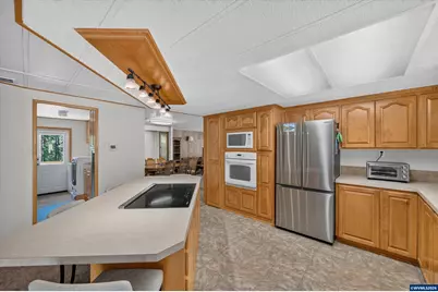 1111 Pioneer Rd, Dallas, OR 97338 - Photo 14