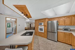 1111 Pioneer Rd, Dallas, OR 97338 - Photo 14