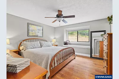 245 Silver Lp, Silverton, OR 97338 - Photo 16