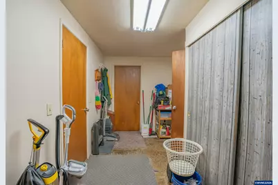 730 W C St, Lebanon, OR 97355 - Photo 18