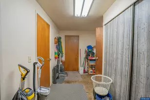 730 W C St, Lebanon, OR 97355 - Photo 18