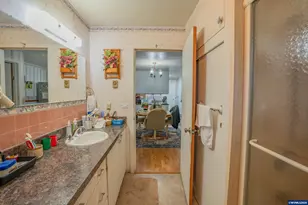 730 W C St, Lebanon, OR 97355 - Photo 16