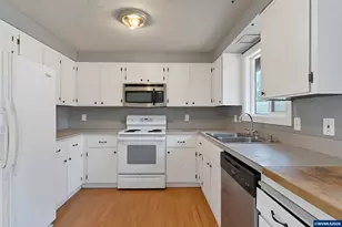 1535 W Oak St, Lebanon, OR 97355 - Photo 14