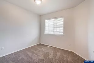 955 Margaret St E, Monmouth, OR 97361 - Photo 4