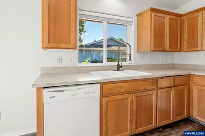 955 Margaret St E, Monmouth, OR 97361 - Photo 24