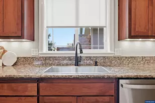 151 N 13th St, Jefferson, OR 97352 - Photo 18