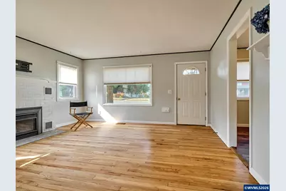 845 S Water St, Silverton, OR 97381 - Photo 2