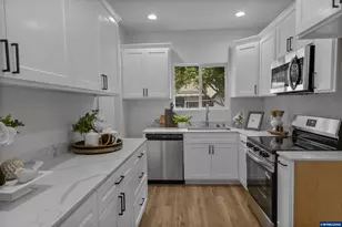 260 20th St SE, Salem, OR 97301 - Photo 10