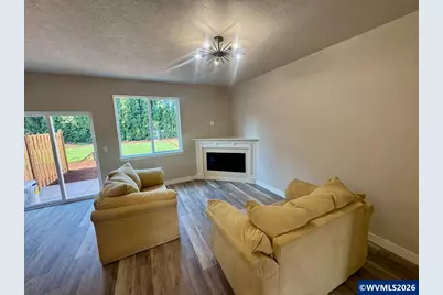 200 Gwinn St E, Monmouth, OR 97361 - Photo 2