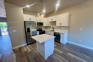 200 Gwinn Street E, Monmouth, OR 97361 - Photo 4