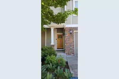 211 Silver Unit I St, Silverton, OR 97381 - Photo 1
