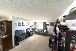 2514 Pine Ln SE, Albany, OR 97322 - Photo 2