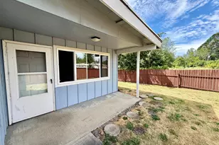 201/203 SE Bridgeway Av, Corvallis, OR 97333 - Photo 2
