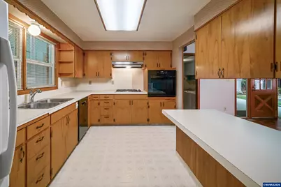 2030 21st St NE, Salem, OR 97301 - Photo 10