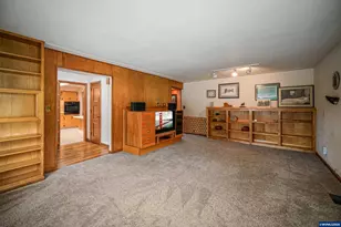 2030 21st St NE, Salem, OR 97301 - Photo 8