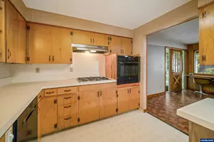 2030 21st St NE, Salem, OR 97301 - Photo 12