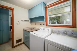 2030 21st St NE, Salem, OR 97301 - Photo 16