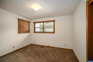 2030 21st St NE, Salem, OR 97301 - Photo 22