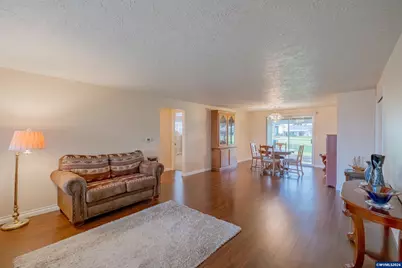 474 E Clackamas Cir, Woodburn, OR 97071 - Photo 6