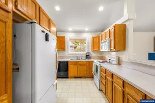 400 Hickory Ct, Lyons, OR 97358 - Photo 12