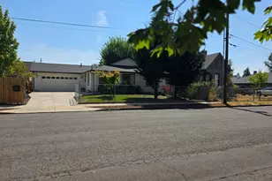 1626 1st Av E, Albany, OR 97321 - Photo 1