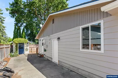 1385 River Bend Rd NW, Salem, OR 97304 - Photo 4