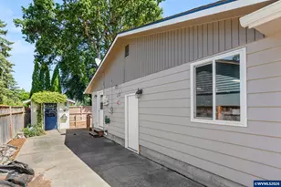 1385 Riverbend Rd NW, Salem, OR 97304 - Photo 4