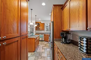 1401 Ranier Lp NW, Salem, OR 97304 - Photo 12