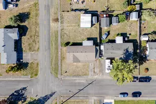 885 W Carolina St, Lebanon, OR 97355 - Photo 26