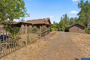 136 E Hillcrest Dr, Eugene, OR 97404 - Photo 24